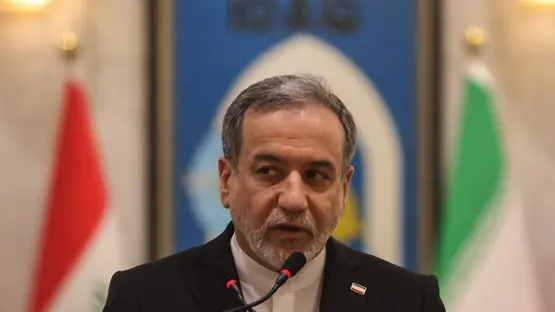 إيران تعلن تقدماً كبيراً في محادثات هرمز مع سلطنة عُمان