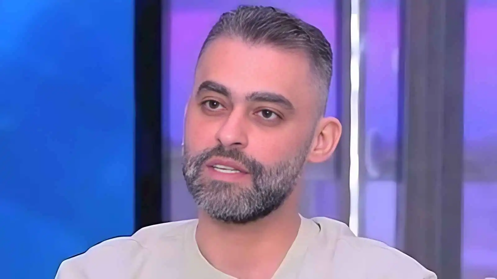 عاجل: تشييع جثمان الفنان أحمد جلال عبد القوى بحضور المقربين
