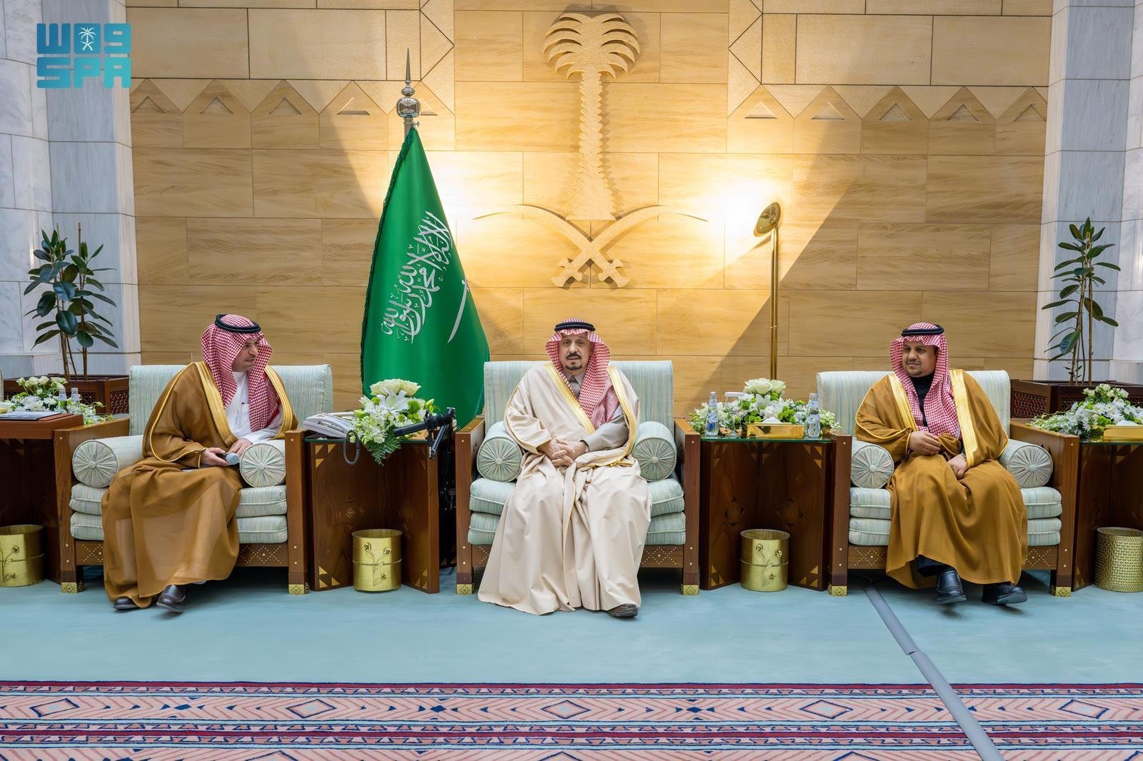 أمير الرياض يكرم 270 مدرسة وطالبًا وطالبة متميزين